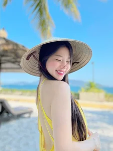 Tiktoker Van Choe Sets Summer Trends with Bold Fishnet Bikini Fashion - image 1