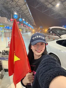 Vietnamese Celebrities Celebrate Thrilling Football Victory Over Thailand - image 7