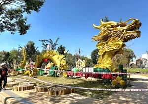 Spectacular Dragon Mascots of Vietnam's Tet Giap Thin 2024 - image 4
