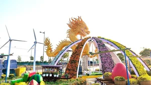 Spectacular Dragon Mascots of Vietnam's Tet Giap Thin 2024 - image 8