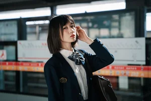 Urban Subway Portrait Photography: YiTuYu Art Language Vol.9127 Featuring Qi Qi in a Cinematic Metro Setting - image 12
