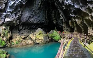 Trekking Cha Loi Cave: Discovering the Stalactite Gem of Quang Tri Province - image 2