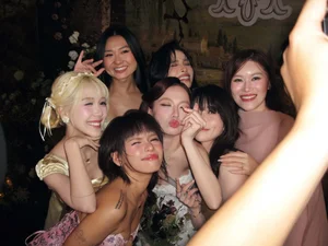Trending Social Media: Vien Vibi’s Unique Wedding and Yen Xuan’s Bikini Style - image 28