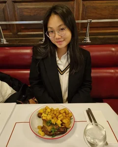 The Identity of the Vietnamese Girl Who Went Viral Dating Her Western Boyfriend Revealed - image 3