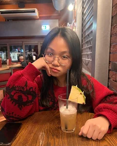The Identity of the Vietnamese Girl Who Went Viral Dating Her Western Boyfriend Revealed - image 6