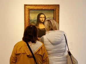 3 Shocking Secrets Discovered After Zooming in 400x on the Mona Lisa - image 7