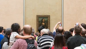 3 Shocking Secrets Discovered After Zooming in 400x on the Mona Lisa - image 0