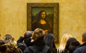 3 Shocking Secrets Discovered After Zooming in 400x on the Mona Lisa - image 6