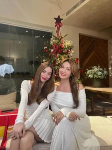 Stunning Christmas Fashion: Vietnamese Celebrities Flaunt Festive and Glamorous Holiday Looks - image 4