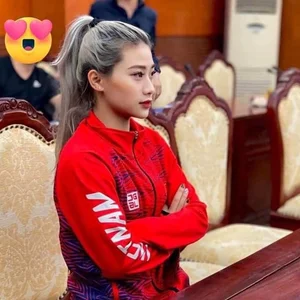 Pham Nhu Phuong Hides Personal Photos Amid Controversial Artwork Scandal - image 2