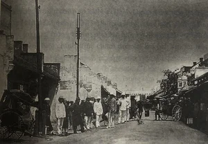 Nostalgic Journey Through Hanoi Streets More Than 100 Years Ago - image 3
