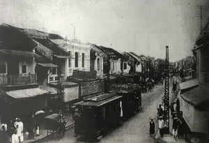 Nostalgic Journey Through Hanoi Streets More Than 100 Years Ago - image 5