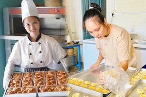 From Stable Government Job to a $160,000 Annual Revenue Bakery Success Story - image 4