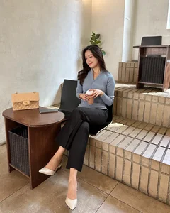 5 Essential Fashion Items to Elevate Your Professional Office Style - image 0
