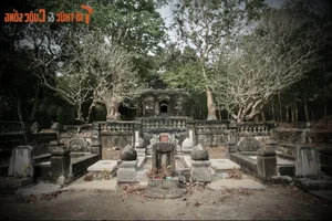 Ancient Tomb of Thu Dau Mot's Wealthiest Historical Tycoon - image 4