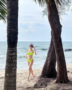Do Yen Dan Beach Gallery: Stunning Bikini Fashion and Summer Vibes - image 2