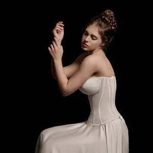 Russian Hot Mom Stuns in Angelic and Ethereal New Photoshoot - image 5
