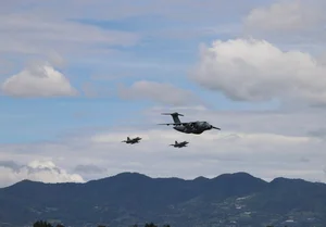 The Challenges Facing the F-16 Fighting Falcon in the Colombian Defense Market - image 0