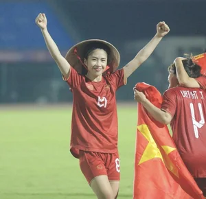 From Football Pitch to Glamour: Thanh Nha Transforms into the Ultimate 'Miss Ha Tay' with Sexy Style - image 7