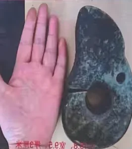 Ancient Tomb Excavation Unearths Rare Jade Dragon Artifact - image 3