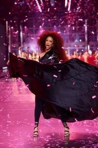 The Return of Lingerie Angels: Victoria's Secret Fashion Show - image 3