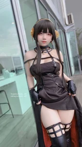 Stunning Yor Forger Cosplay by Angel Chan: Elegant Thorn Princess Spy x Family High-Quality Photography Collection (53P) - image 4