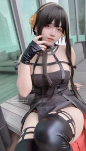 Stunning Yor Forger Cosplay by Angel Chan: Elegant Thorn Princess Spy x Family High-Quality Photography Collection (53P) - image 2