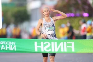 Miss Universe Vietnam H'Hen Niê Inspires at the VnExpress Marathon Nha Trang 10km Race - image 0