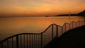 Ultimate Collection of 99+ Beautiful and Romantic Sunrise Photos - image 76
