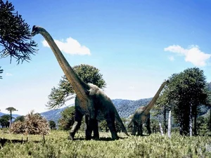 Giants of the Past: Exploring the Tallest Dinosaur Ever Discovered - image 8