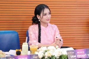 Elegant MC Thanh Mai Inspires Young Talents at the Children's Public Speaking Contest - image 6