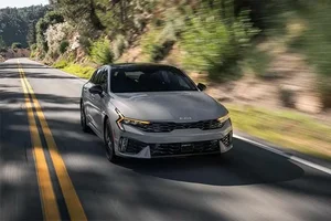 New Kia K5 Hybrid: Combining High Performance with EV-Level Efficiency and Advanced Tech - image 0