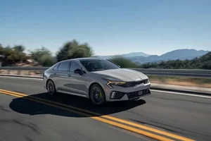 New Kia K5 Hybrid: Combining High Performance with EV-Level Efficiency and Advanced Tech - image 5