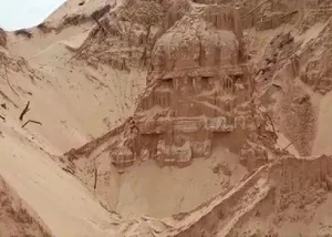 The Mysterious Ancient Indian Temple Buried Under Sand for Nearly 100 Years - image 6