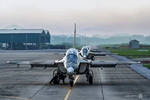 Majestic Aerial Displays: Fighter Jets Perform Complex Formations Over Northern Vietnam Skies - image 2