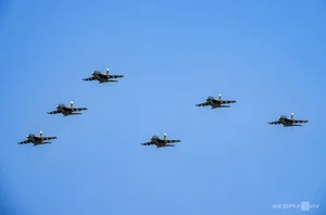 Majestic Aerial Displays: Fighter Jets Perform Complex Formations Over Northern Vietnam Skies - image 8
