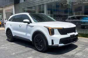 Kia Sorento 2025 Arrives in Vietnam: Will It Feature a Hybrid Engine? - image 4