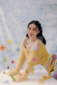 Pure Everyday Beauty of the Breakout Actress in Crime Drama Biet Duoc Den - image 10