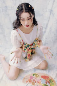 Pure Everyday Beauty of the Breakout Actress in Crime Drama Biet Duoc Den - image 9