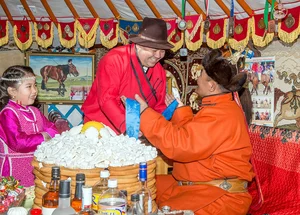 Unique and Unusual Lunar New Year Customs Celebrated Around the World - image 8