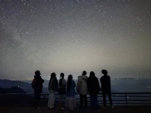Star Gazing on Ta Xua Peak: A Dreamy Adventure for Backpackers - image 0