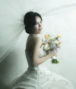Singer Thai Trinh Reveals Marriage to Husband Six Years Her Junior - image 1