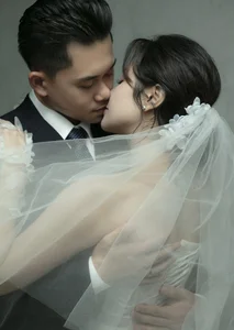 Singer Thai Trinh Reveals Marriage to Husband Six Years Her Junior - image 7