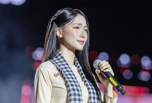 Is Hoa Minzy Dating a Soldier? Unveiling the Rumors and Fan Reactions - image 4