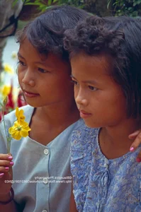 Rare Nostalgic Photos Capturing the Innocent Childhood of Saigon Kids in 1993 - image 0
