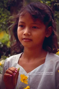 Rare Nostalgic Photos Capturing the Innocent Childhood of Saigon Kids in 1993 - image 3