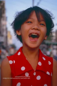 Rare Nostalgic Photos Capturing the Innocent Childhood of Saigon Kids in 1993 - image 5
