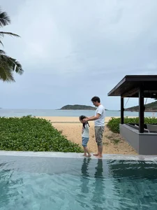 Cuong Do La: Candid Moments of a Devoted Father Behind the Scenes - image 8