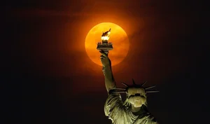 A Breathtaking Visual Journey Capturing the Magic of the Global Super Blue Moon - image 6