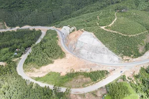 Expanding the Scenic An Khe Pass: Mountain Carving Infrastructure Project - image 0